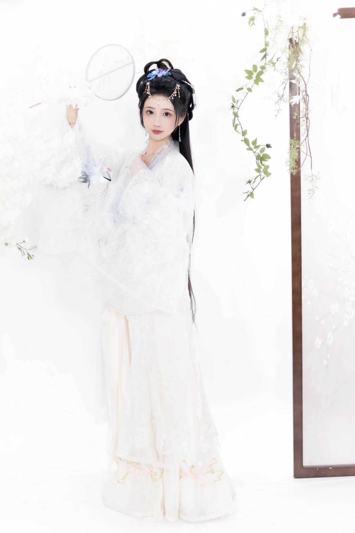 [YITUYU] 2023.01.09 Vol.2874 – Pear Blossom White -Qiluosheng’s little Susu-#[26P]-26