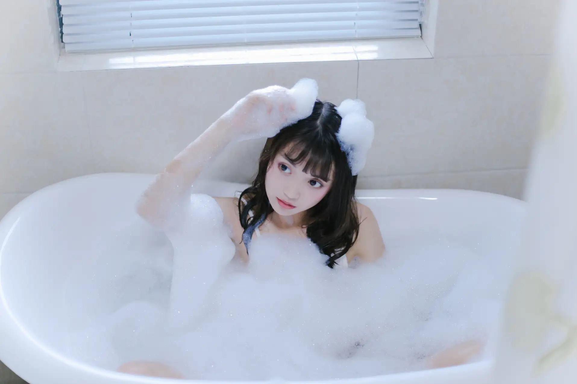 [YITUYU] 2022.08.25 Vol.1788 – Milk Bubble Bath a fish tail#[27P]-11